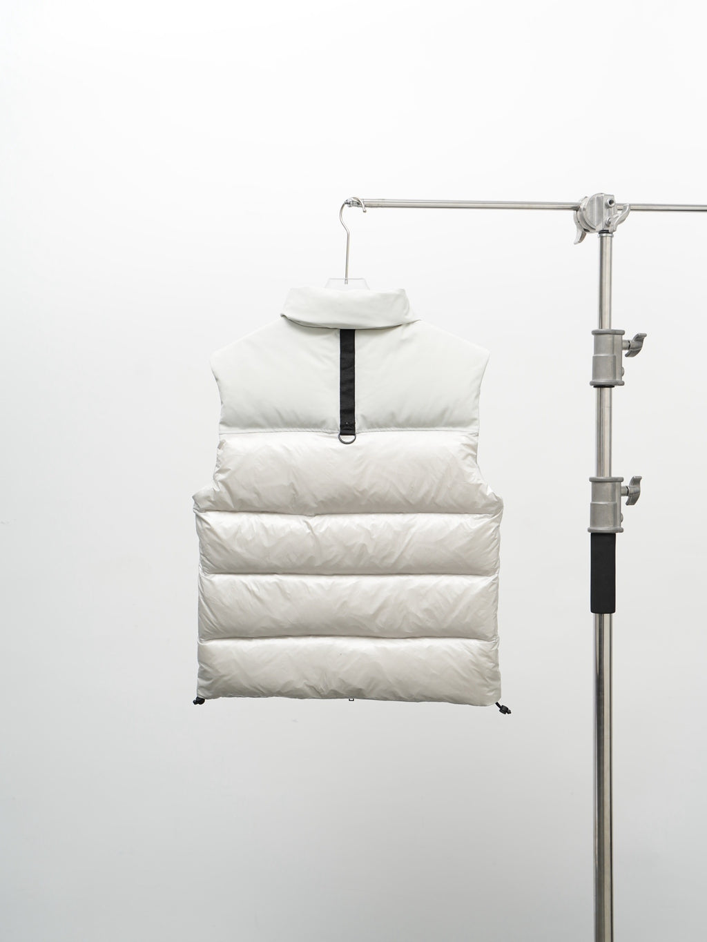 Moose Knuckles White Down Vest – Premium Insulated Sleeveless Jacket
