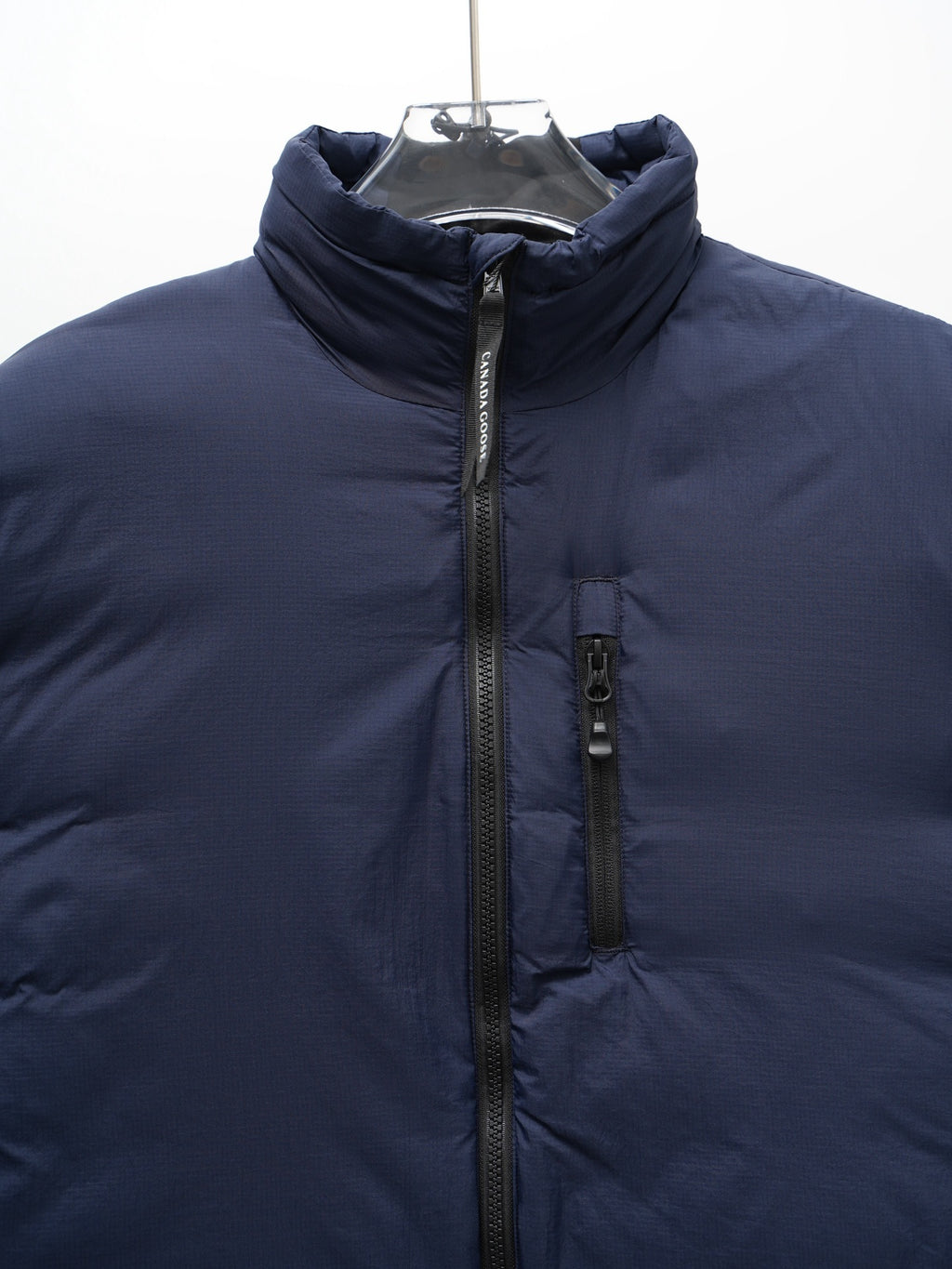 Canada Goose Navy Blue Down Jacket – Black Quilted Interior Black Ribbed Cuffs Arctic Program Badge Canadian Outerwear