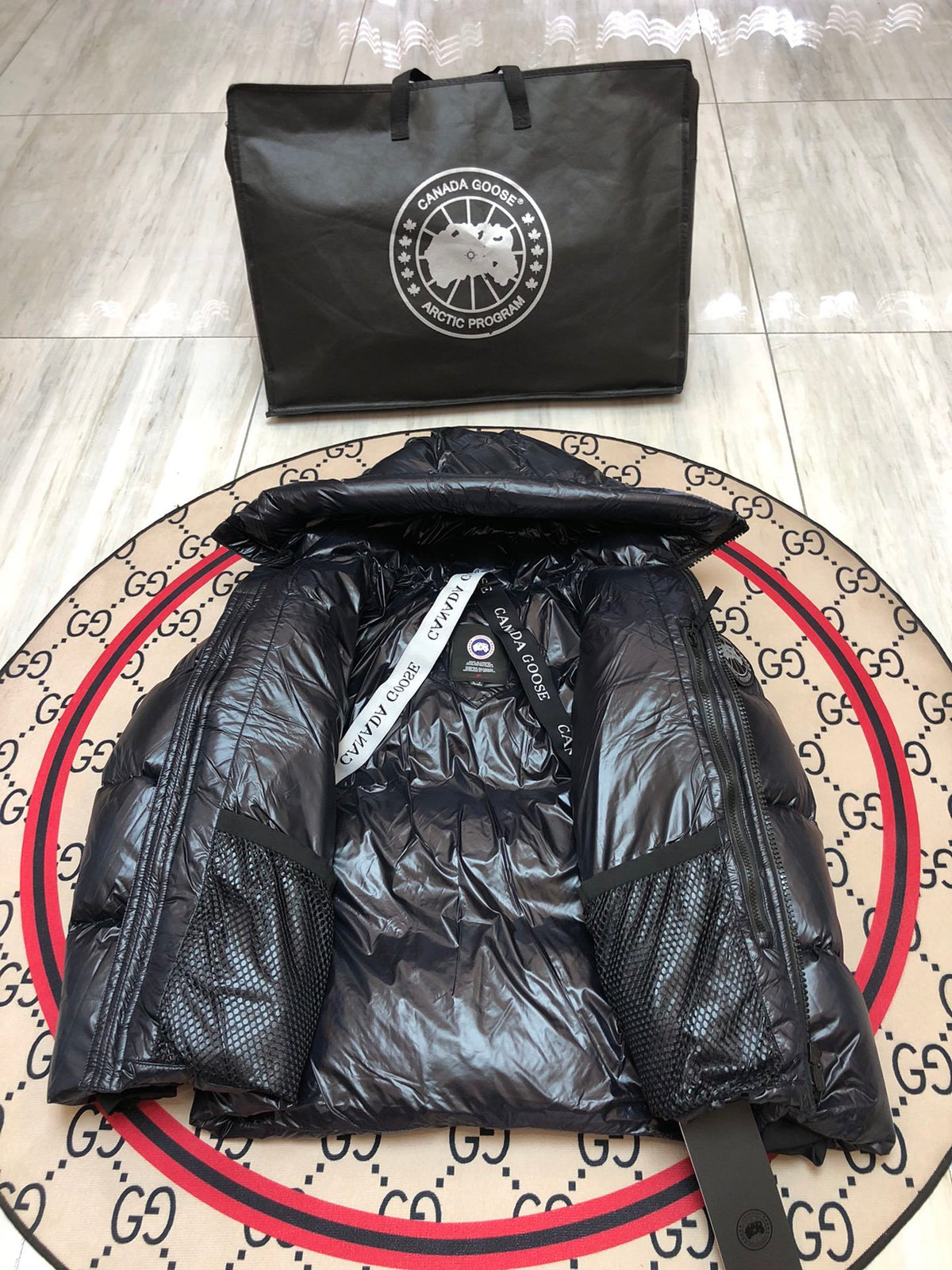 Canada Goose Black Glossy Down Puffer – Lacquer Shell Arctic Program Badge Canadian Outerwear