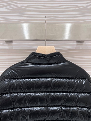 Moncler Black Slim-Fit Quilted Down Jacket – High-Gloss Lacquered Shell Stand Collar Dual Zip Pockets Arm Badge Canadian Outerwear