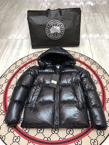 Canada Goose Black Glossy Down Puffer – Lacquer Shell Arctic Program Badge Canadian Outerwear
