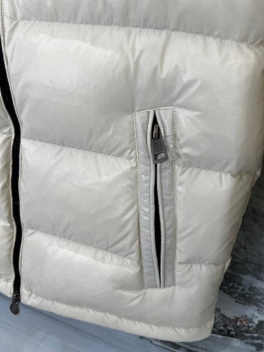 Moncler Ivory Classic Down Hooded Jacket – High-Gloss Shell Wide Horizontal Baffles Integrated Hood Tonal Hardware Tricolor Label Moncler Outerwear