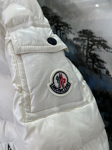 Moncler Ivory Classic Down Hooded Jacket – High-Gloss Shell Wide Horizontal Baffles Integrated Hood Tonal Hardware Tricolor Label Moncler Outerwear