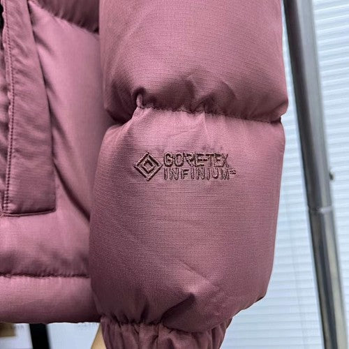 The North Face Purple Label Dusty Rose GORE-TEX INFINIUM Nuptse Hooded Down Jacket – Nanamica Collab Baffle Quilting Tonal Logo Hip Zip Pockets TNF Purple Label Outerwear