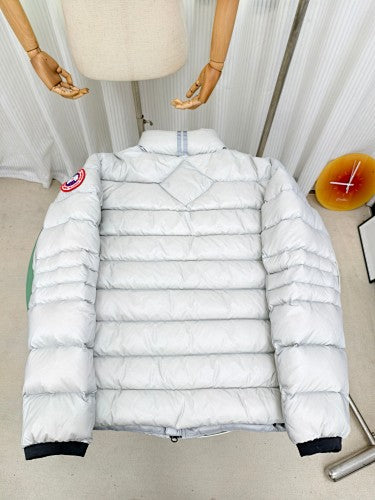 Canada Goose White Down Puffer – Wide Baffle Ribbed Hem Arctic Program Badge Canadian Outerwear