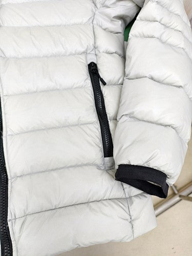 Canada Goose White Down Puffer – Wide Baffle Ribbed Hem Arctic Program Badge Canadian Outerwear