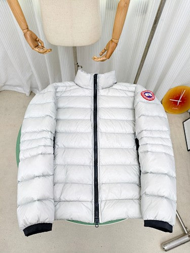 Canada Goose White Down Puffer – Wide Baffle Ribbed Hem Arctic Program Badge Canadian Outerwear
