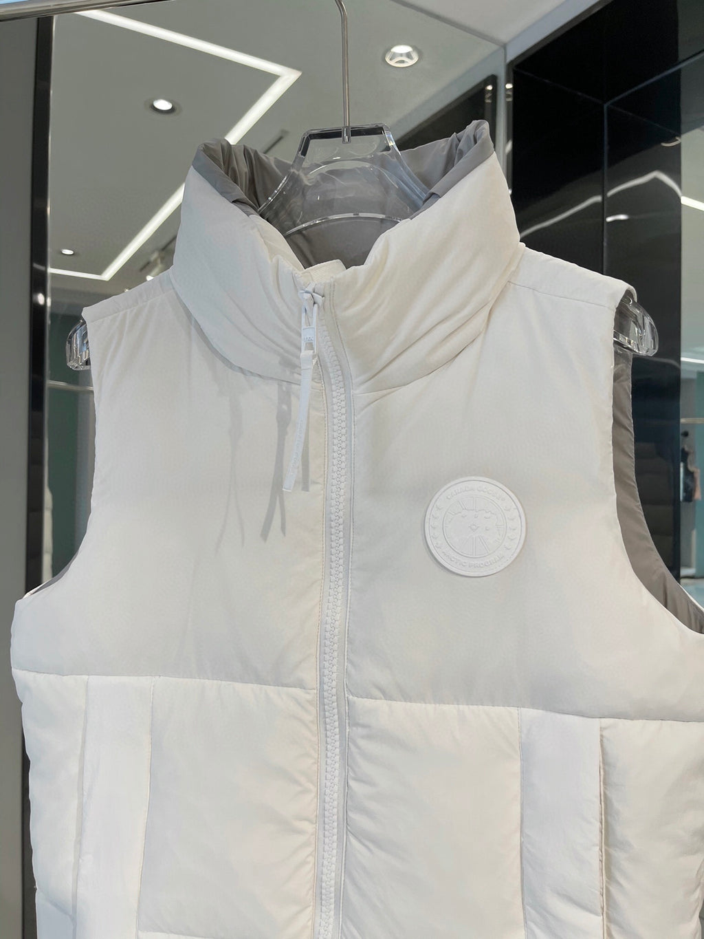 Moncler White Down Vest – Premium Insulated Sleeveless Jacket
