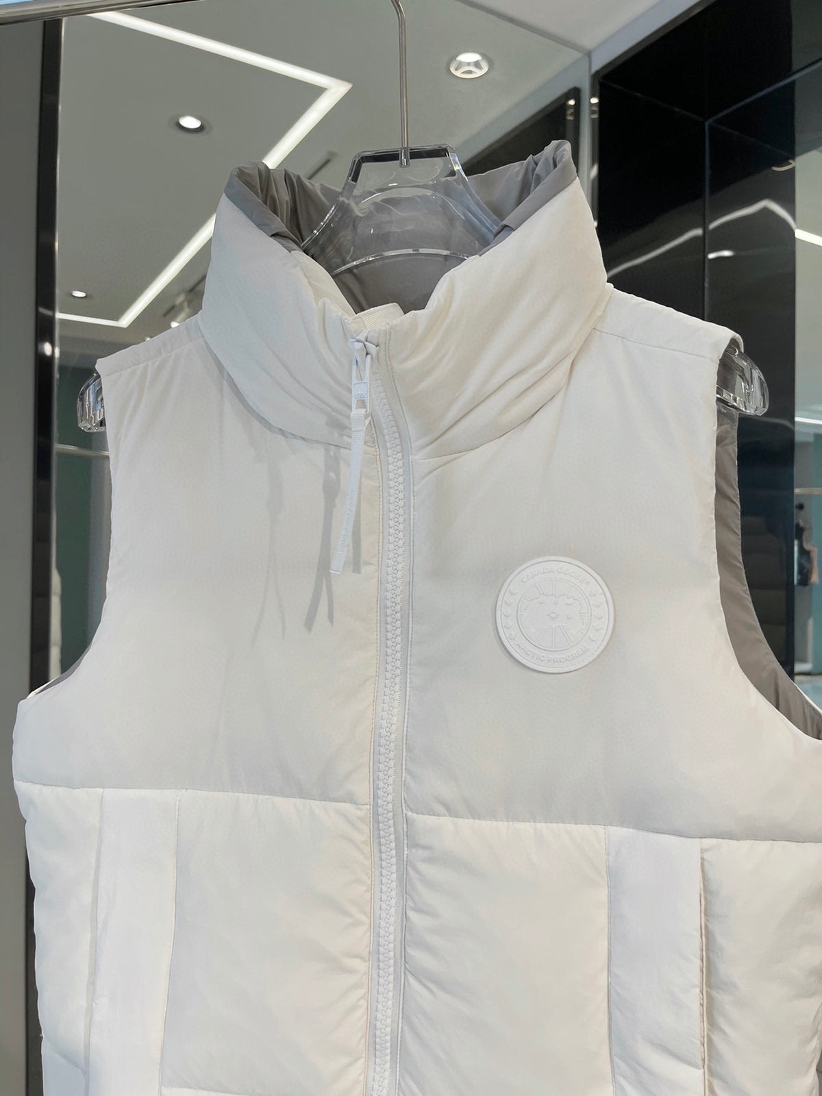 Moncler White Down Vest – Premium Insulated Sleeveless Jacket