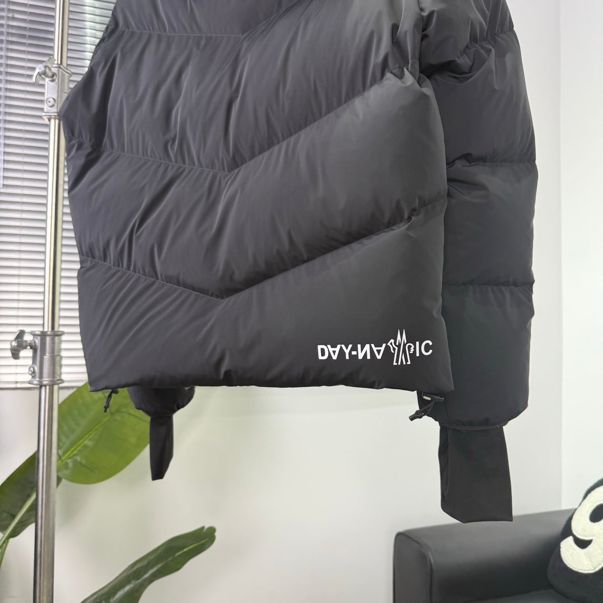 Moncler Graphic-Detail Black Hooded Puffer Jacket
