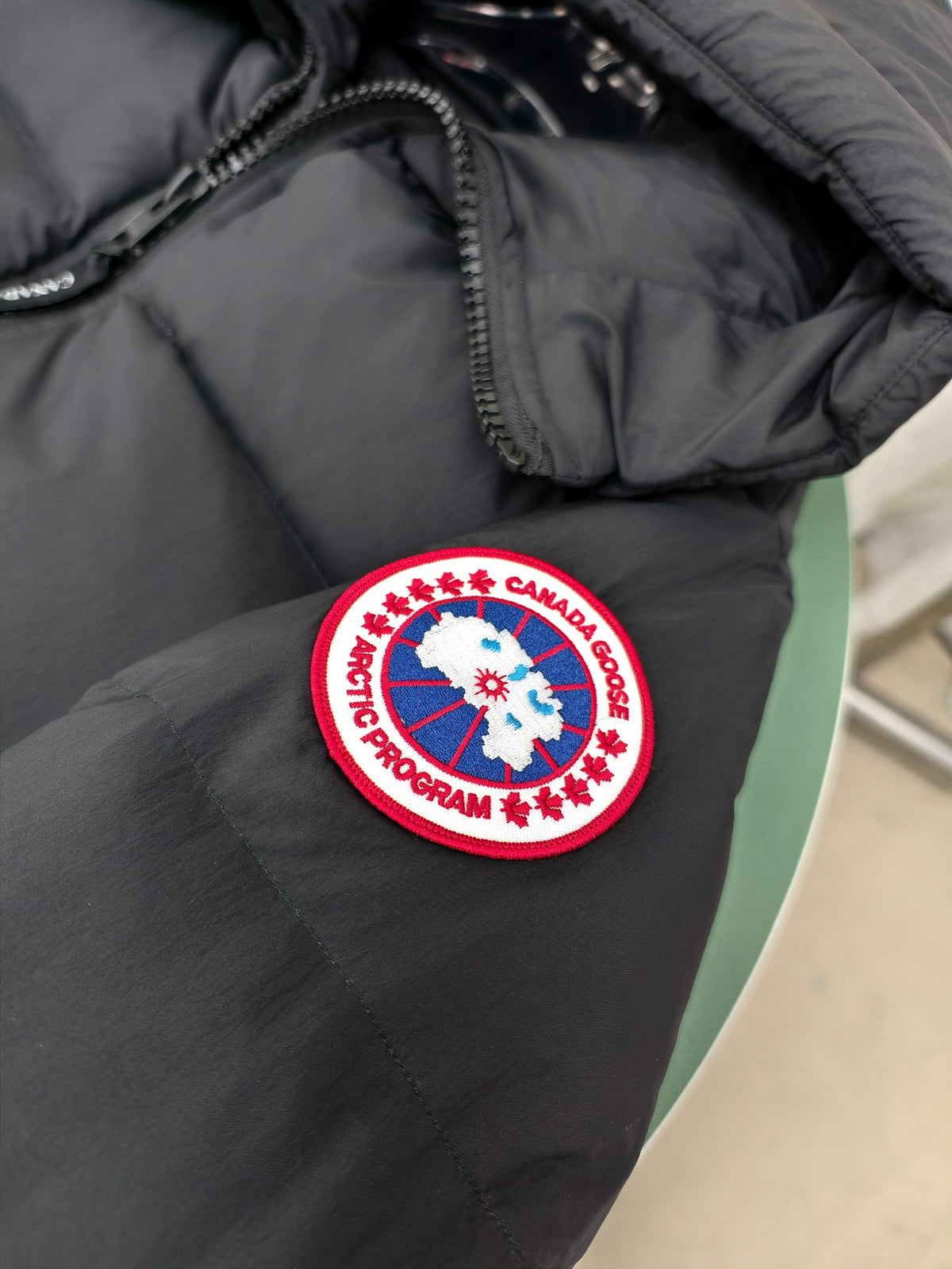 Canada Goose Black Mid-Length Hooded Puffer – Grid Quilted Padded Hood Arctic Program Badge Canadian Outerwear