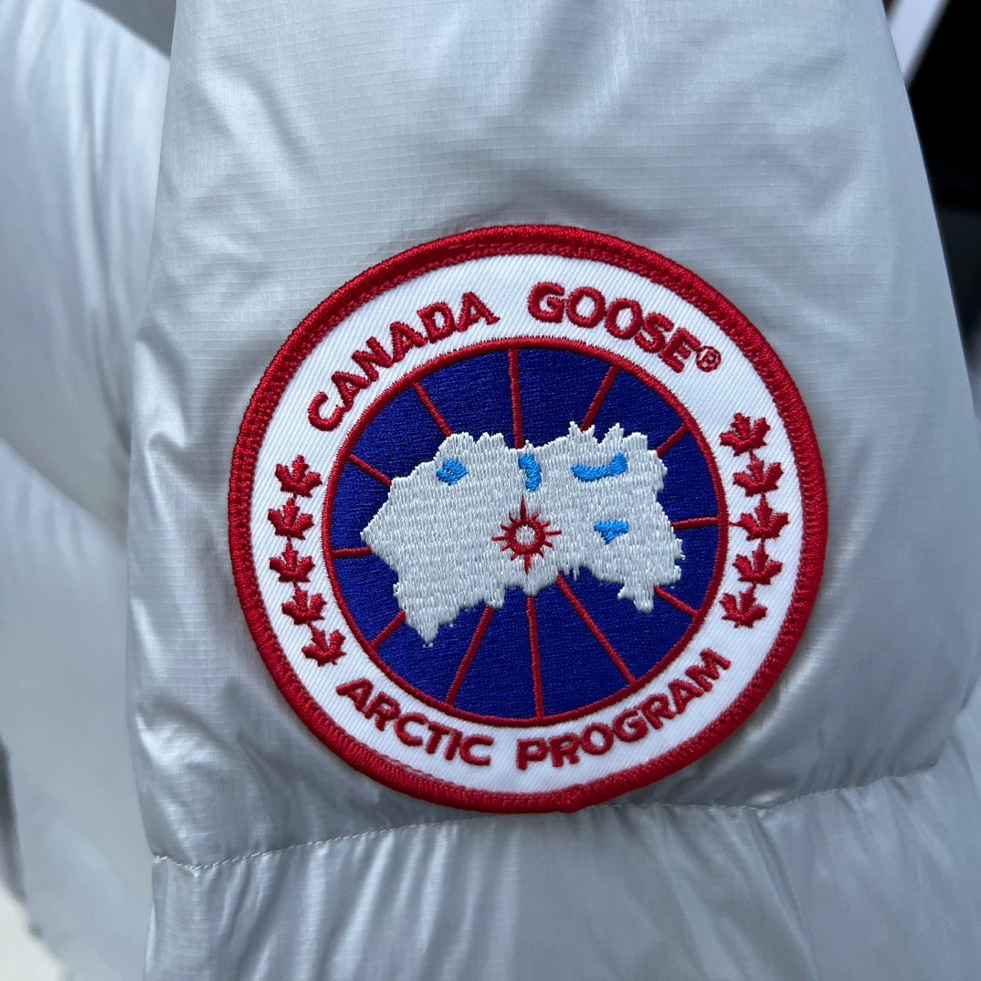Canada Goose Silver Glossy Oversized Down Puffer – Boxy Hooded Silhouette Arctic Program Badge Canadian Outerwear