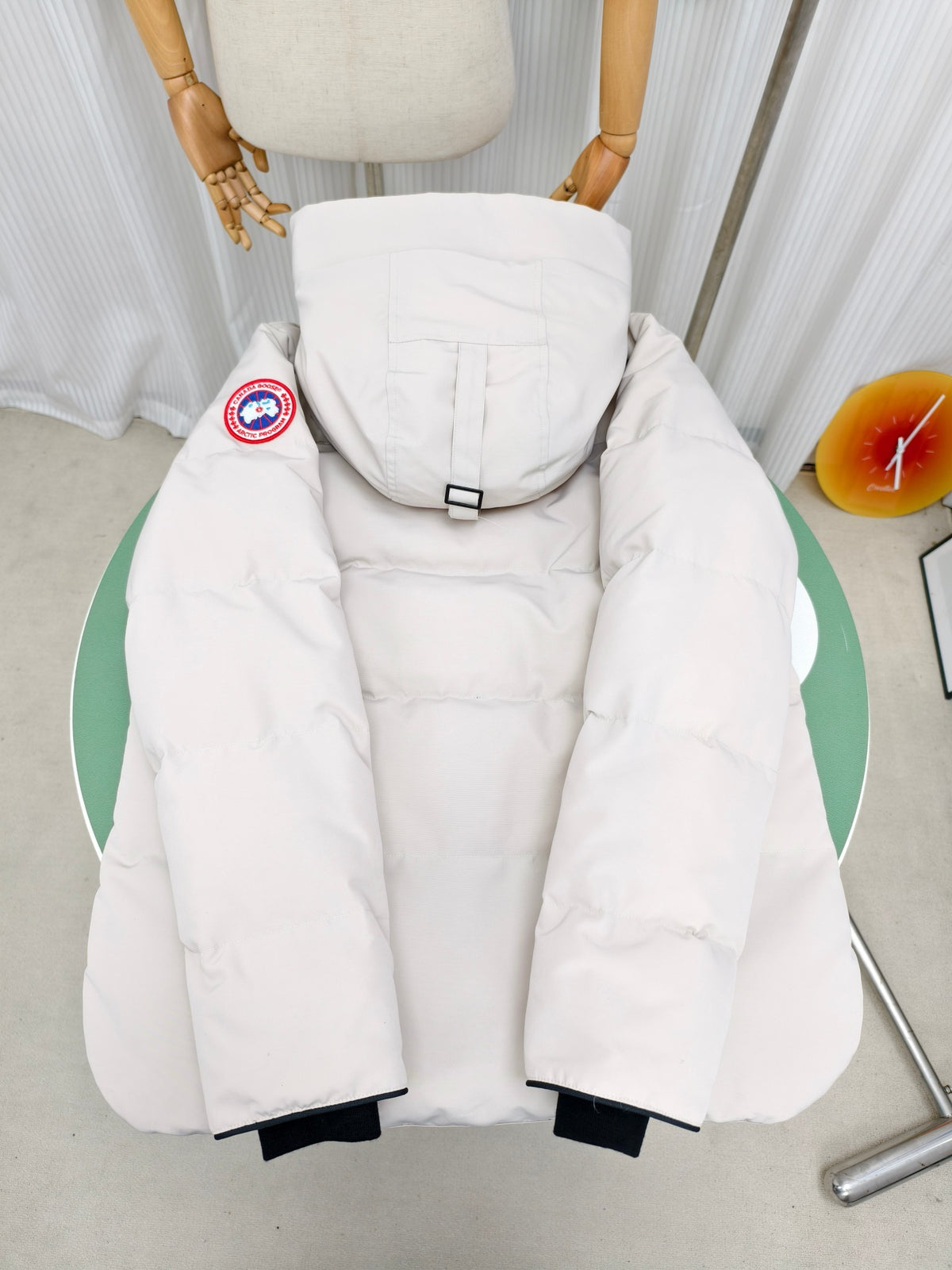 Canada Goose White Arctic Program Down Parka – Hooded Expedition Outerwear