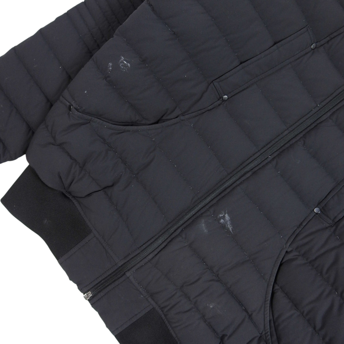 Moncler Navy Down Bomber Jacket – MA-1 Silhouette Mixed Baffle Quilting Ribbed Knit Trim Hip Flap Pockets Dual Zip Moncler Outerwear