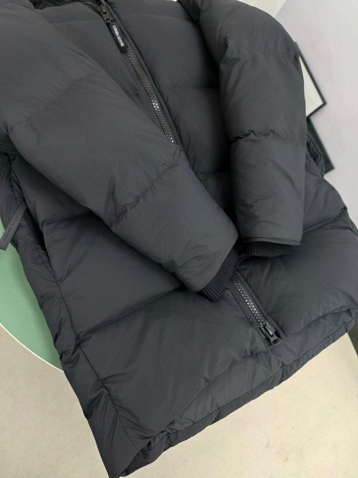 Canada Goose Black Mid-Length Hooded Puffer – Grid Quilted Padded Hood Arctic Program Badge Canadian Outerwear