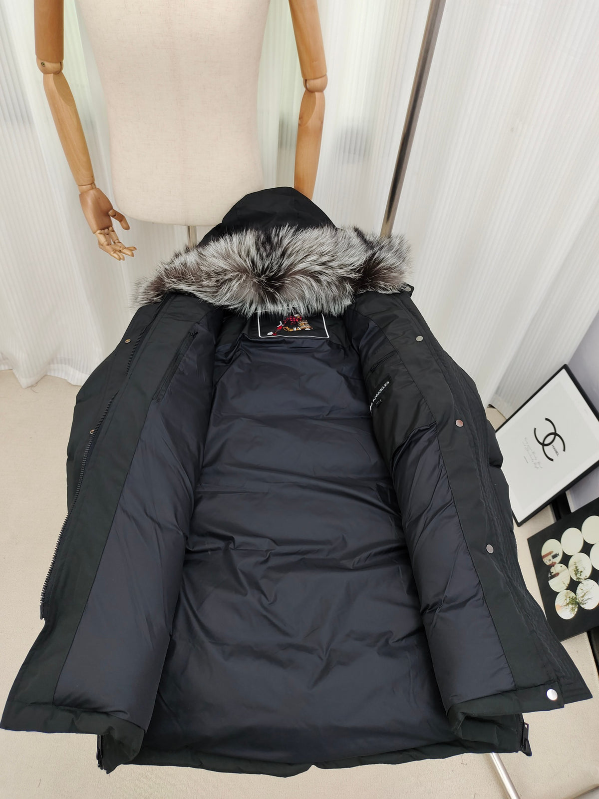 Moose Knuckles Black Long Parka – Silver Fox Fur Hood Utility Pockets Canadian Outerwear