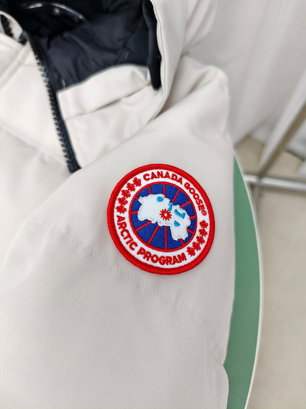 Canada Goose White Arctic Program Down Parka – Hooded Expedition Outerwear