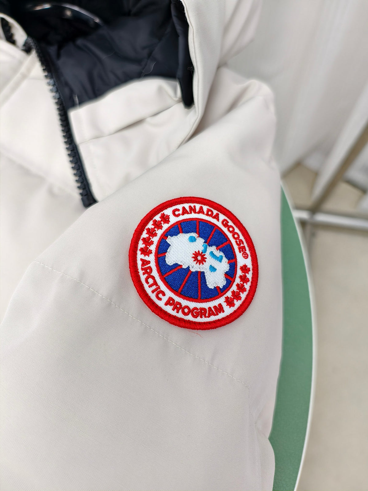 Canada Goose White Arctic Program Down Parka – Hooded Expedition Outerwear