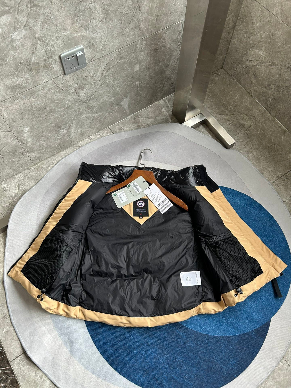 Canada Goose Camel Down Vest – Arctic Program Insulated Sleeveless Jacket