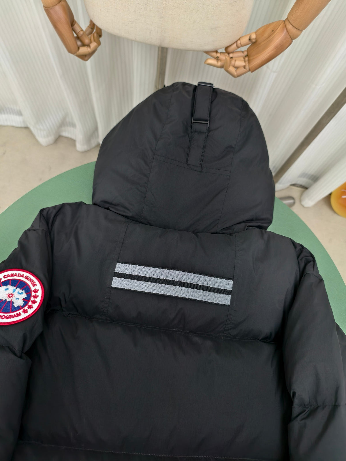Canada Goose Black Mid-Length Hooded Puffer – Grid Quilted Padded Hood Arctic Program Badge Canadian Outerwear