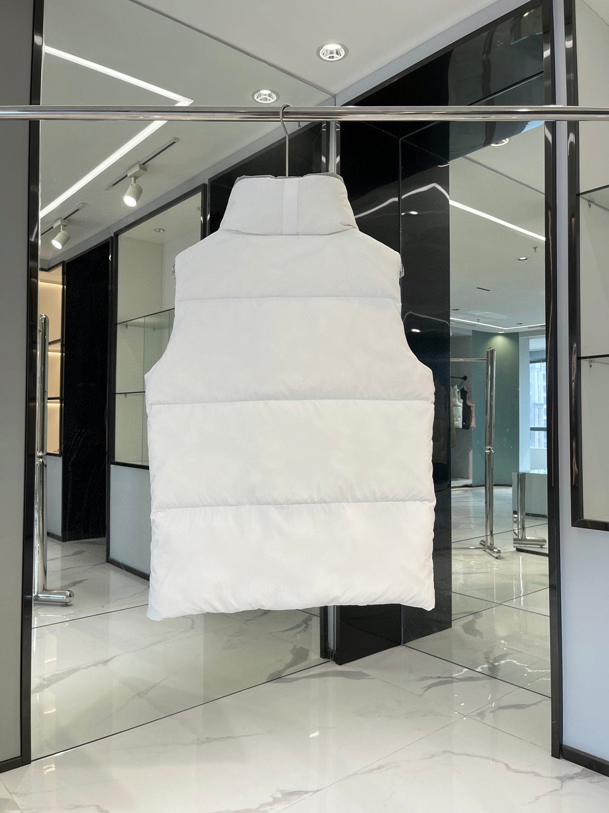 Moncler White Down Vest – Premium Insulated Sleeveless Jacket