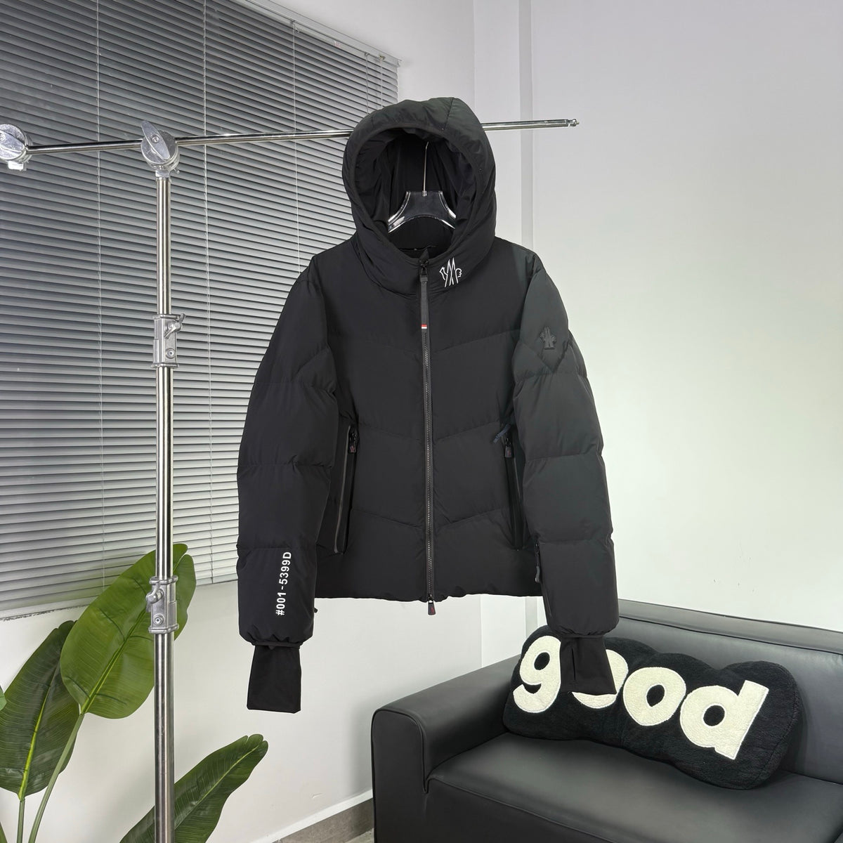 Moncler Graphic-Detail Black Hooded Puffer Jacket