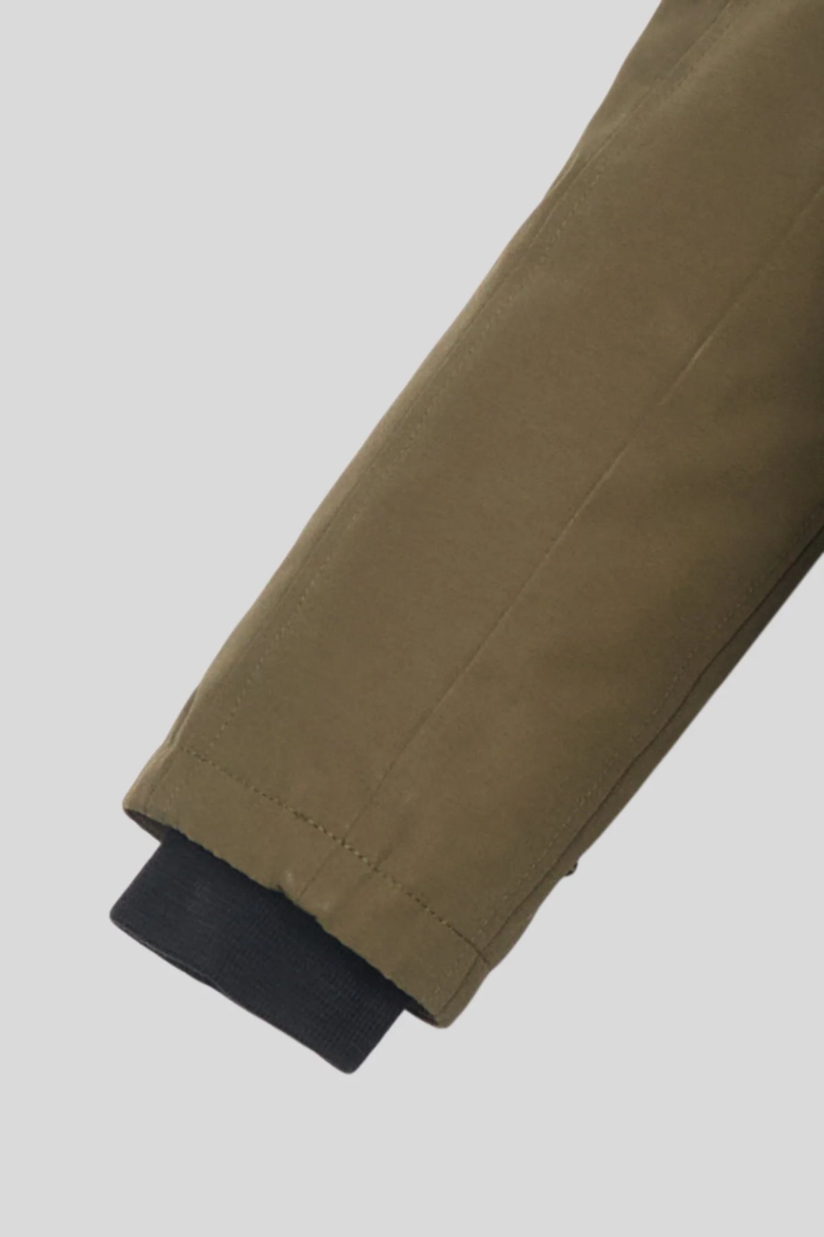 Canada Goose Military Green Rossclair Parka – Coyote Fur Hood Fitted Silhouette Canadian Outerwear